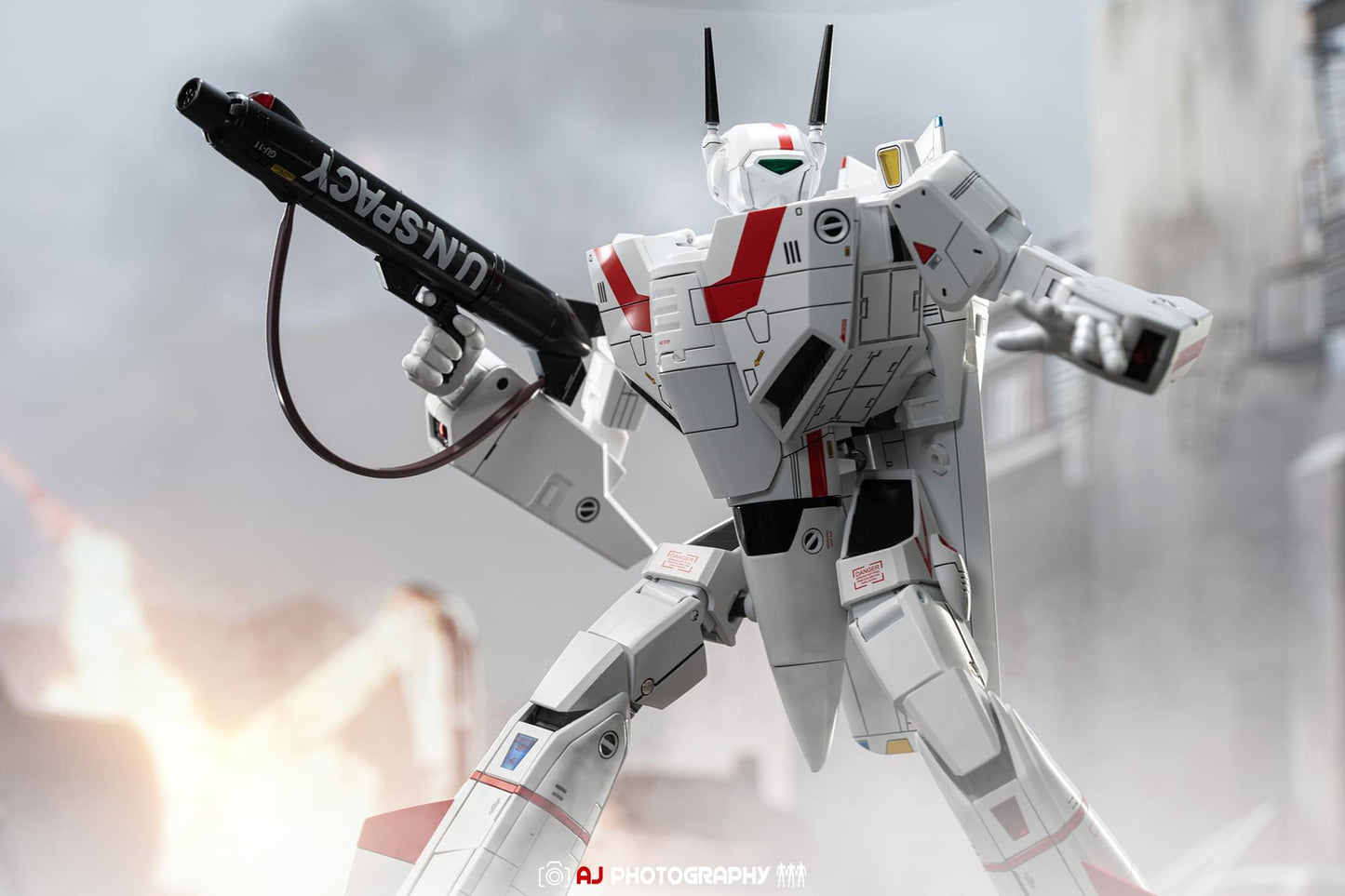 Pedido Figura ROBO-DOU VF-1J Veritech (Rick Hunter) - ROBOTECH marca Threezero 3Z0304 escala 1/72