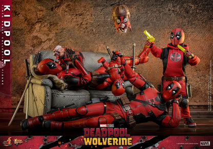 Preventa Figura Kidpool - Deadpool & Wolverine marca Hot Toys MMS763 escala 1/6