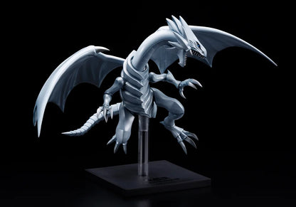 Preventa Estatua Blue-Eyes White Dragon - Yu-Gi-Oh! Duel Monsters -  Oshi Works marca Kotobukiya (25 cm)