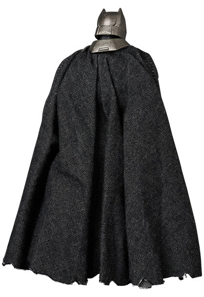 Preventa Figura Armored Batman (versión 1.5) - Batman v Superman: Dawn of Justice - MAFEX No. 313 marca Medicom Toy escala 1/12