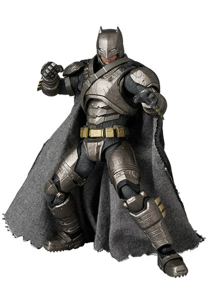 Preventa Figura Armored Batman (versión 1.5) - Batman v Superman: Dawn of Justice - MAFEX No. 313 marca Medicom Toy escala 1/12