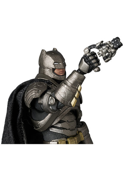 Preventa Figura Armored Batman (versión 1.5) - Batman v Superman: Dawn of Justice - MAFEX No. 313 marca Medicom Toy escala 1/12