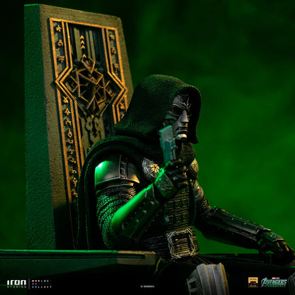 Preventa Estatua Doctor Doom en Trono - Avengers: Doomsday - Edición Numerada marca Iron Studios escala de arte 1/10