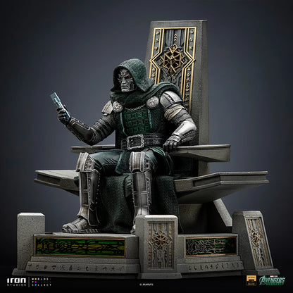 Preventa Estatua Doctor Doom en Trono - Avengers: Doomsday - Edición Numerada marca Iron Studios escala de arte 1/10