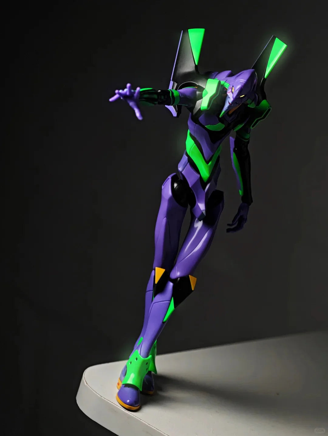 Preventa Figura EVA Unit-01 (DIECAST) - Evangelion marca POP MART - Gong Studio (16.5 cm)