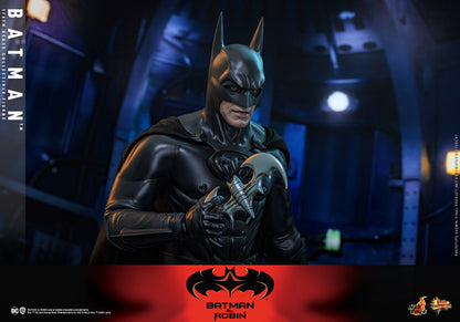 Preventa Figura Batman - Batman & Robin marca Hot Toys MMS786 escala 1/6