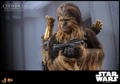 Preventa Figura Chewbacca™ con C-3PO™ desensamblado - Star Wars: Episode V The Empire Strikes Back™ marca Hot Toys MMS766 escala 1/6