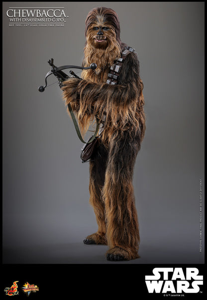 Preventa Figura Chewbacca™ con C-3PO™ desensamblado - Star Wars: Episode V The Empire Strikes Back™ marca Hot Toys MMS766 escala 1/6