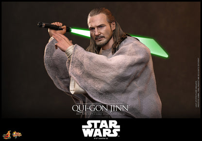 Preventa Figura Qui-Gon Jinn - Star Wars: The Phantom Menace marca Hot Toys MMS880 escala 1/6