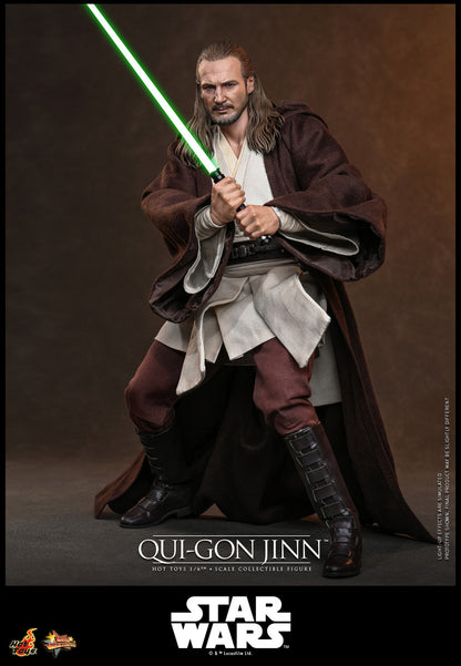 Preventa Figura Qui-Gon Jinn - Star Wars: The Phantom Menace marca Hot Toys MMS880 escala 1/6
