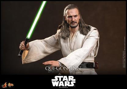 Preventa Figura Qui-Gon Jinn - Star Wars: The Phantom Menace marca Hot Toys MMS880 escala 1/6