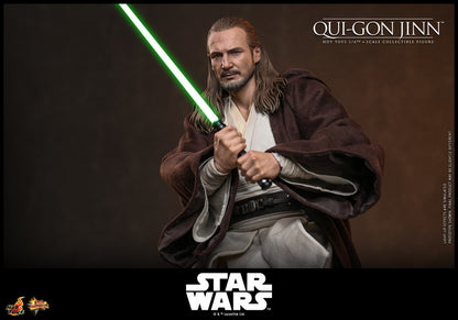 Preventa Figura Qui-Gon Jinn - Star Wars: The Phantom Menace marca Hot Toys MMS880 escala 1/6