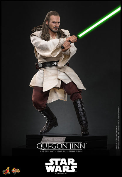 Preventa Figura Qui-Gon Jinn - Star Wars: The Phantom Menace marca Hot Toys MMS880 escala 1/6