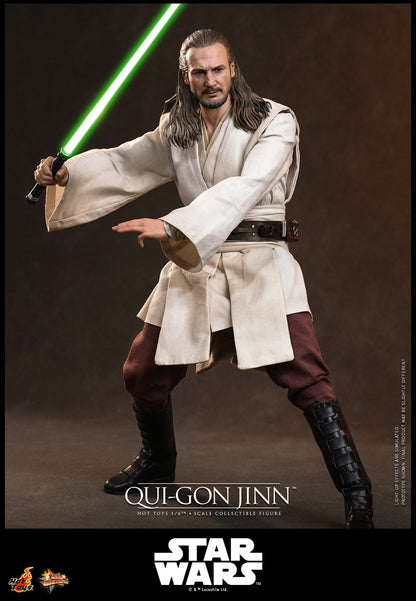 Preventa Figura Qui-Gon Jinn - Star Wars: The Phantom Menace marca Hot Toys MMS880 escala 1/6