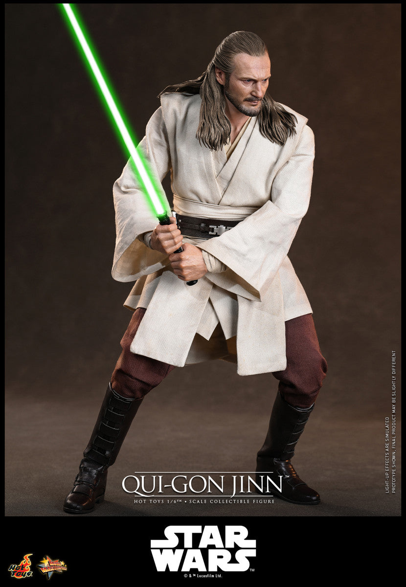 Preventa Figura Qui-Gon Jinn - Star Wars: The Phantom Menace marca Hot Toys MMS880 escala 1/6