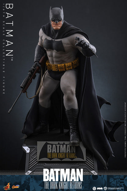 Preventa Figura BATMAN - The Dark Knight Returns marca Hot Toys CMS024 escala 1/6