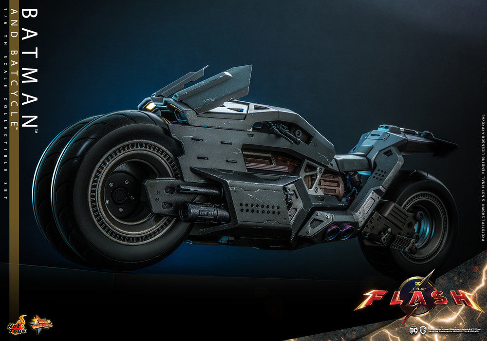 Preventa Figura BATMAN con Batcycle - The Flash marca Hot Toys MMS705 escala 1/6
