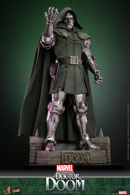 Preventa Figura Doctor Doom - Marvel Comics marca Hot Toys CMS022 escala 1/6