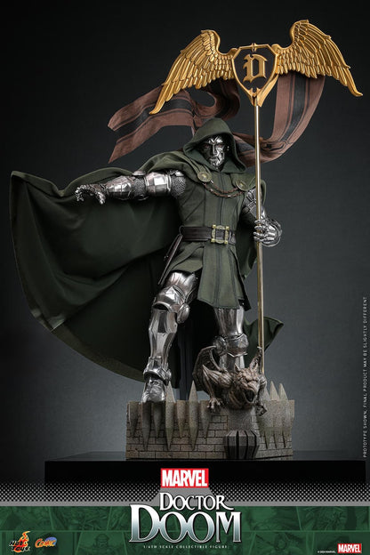 Preventa Figura Doctor Doom - Marvel Comics marca Hot Toys CMS022 escala 1/6