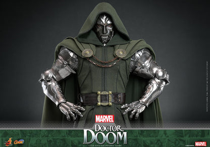 Preventa Figura Doctor Doom - Marvel Comics marca Hot Toys CMS022 escala 1/6