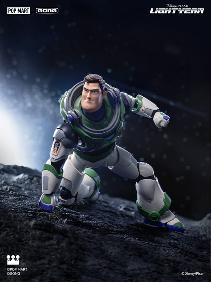Preventa Figura Buzz Lightyear (Space Ranger version) - Lightyear - Model Kit marca Pop Mart x Gong Studio (17 cm)