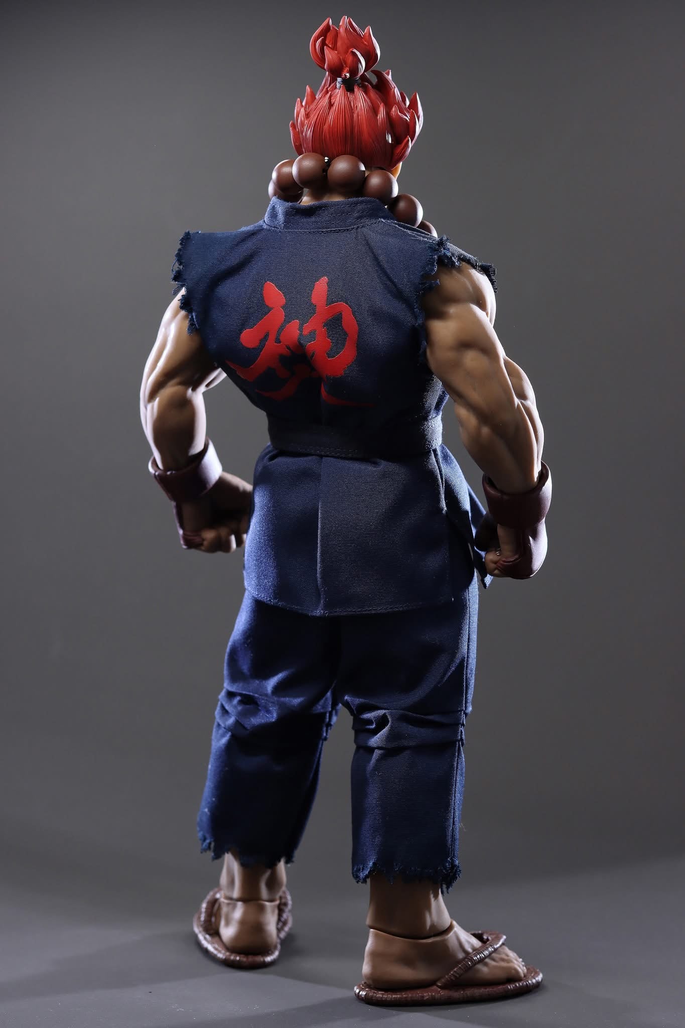Pedido Figura AKUMA - Street Fighter V marca Iconiq Studios IQGS-05 escala 1/6