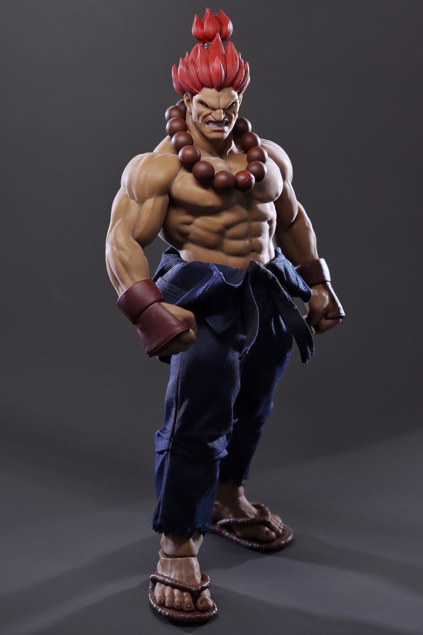 Pedido Figura AKUMA - Street Fighter V marca Iconiq Studios IQGS-05 escala 1/6