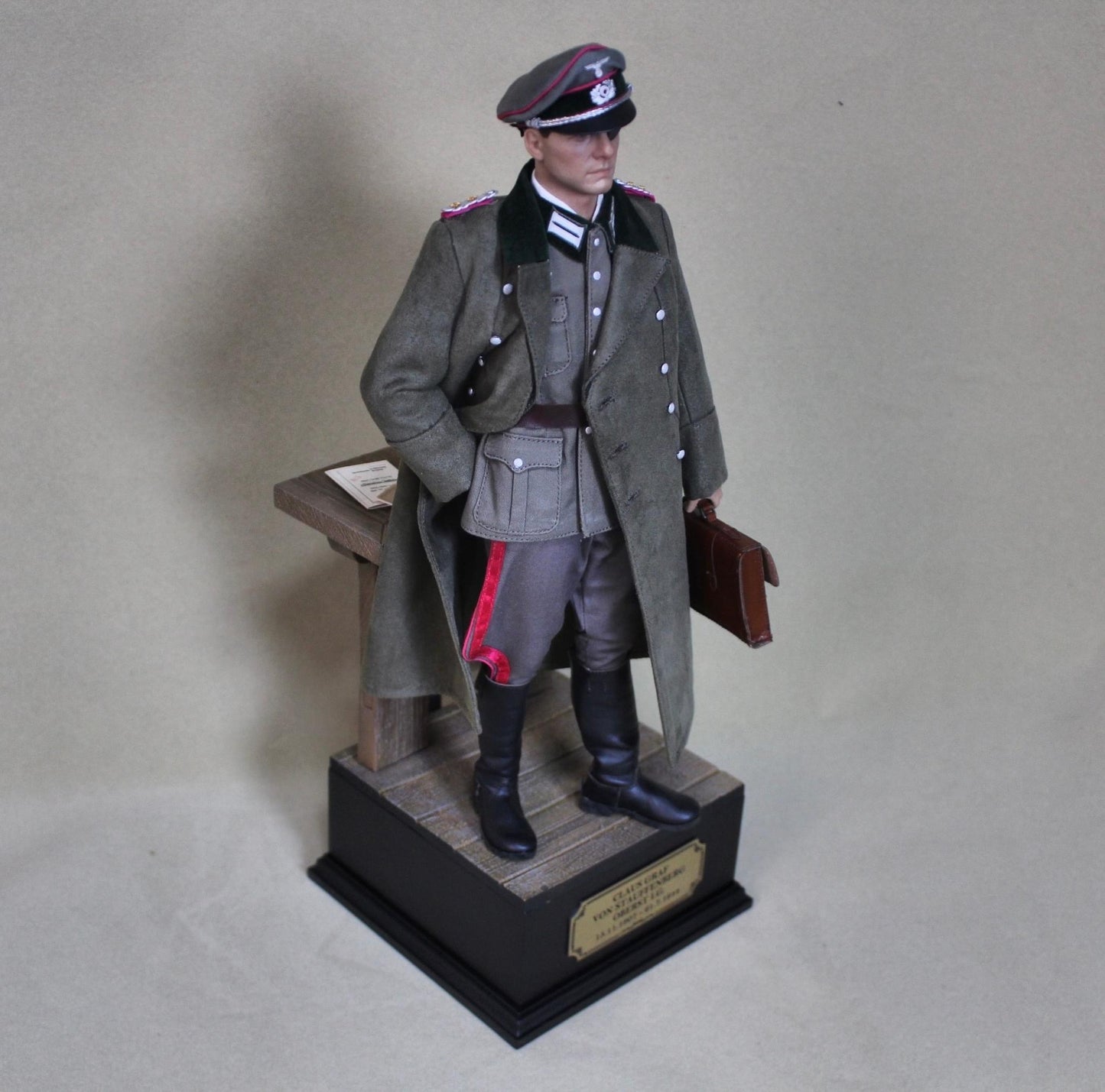 Pedido Figura Claus Von Stauffenberg - Operation Valkyrie (Special Edition) marca Facepool FP011B escala 1/6
