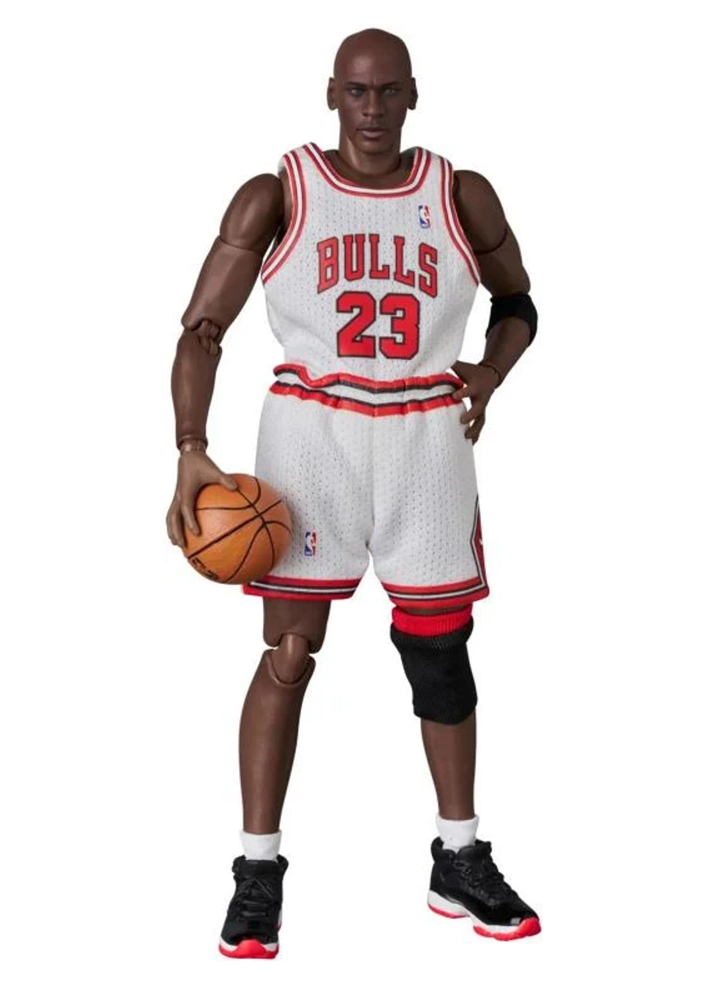 Preventa Figura Michael Jordan (Chicago Bulls Home) - NBA - MAFEX marca Medicom Toy No.255 escala pequeña 1/12