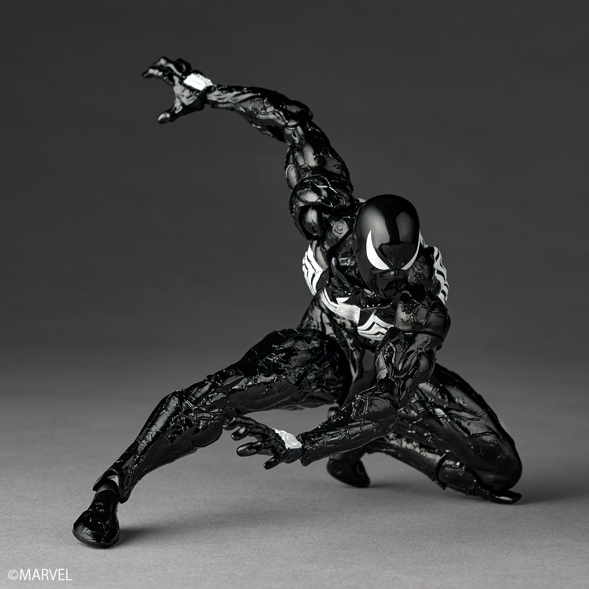 Preventa Figura Spider-Man (Traje Simbionte)- Marvel Comics - Amazing Yamaguchi Revoltech marca Kaiyodo NR147 escala 1/12 (relanzamiento)