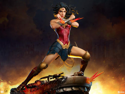 Preventa Estatua Wonder Woman: Saving the Day - DC Comics marca Sideshow Collectibles Premium Format (50 cm)