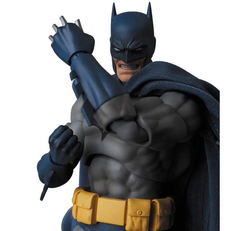 Preventa Figura Batman - Batman: Hush - DC Comics MAFEX marca Medicom Toy No.105 escala pequeña 1/12 (relanzamiento)