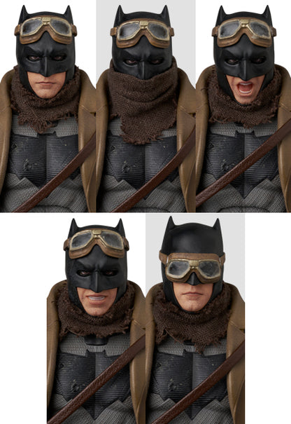Pedido Figura Knightmare Batman - Zack Synder's Justice League - MAFEX No. 260 marca Medicom Toy escala 1/12