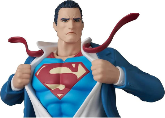 Preventa Figura Clark Kent - Batman: Hush - MAFEX No. 300 marca Medicom Toy escala 1/12