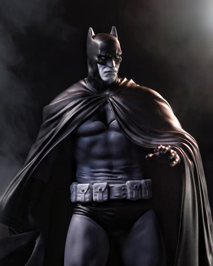 Pedido Estatua Black and White Batman (Lee Weeks version) (Edición Limitada) (Resina) - DC Comics - marca McFarlane Toys x DC Direct escala 1/10