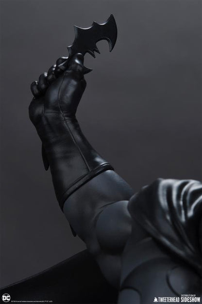 Preventa Estatua Batman (Black and Gray Edition) - DC Comics Maquette marca Tweeterhead escala 1/6