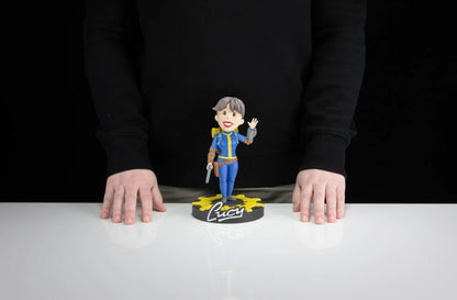Pedido Estatua Lucy (Diseño estilizado) - VYNIL - Fallout (TV Series) marca Dark Horse escala (20 cm)