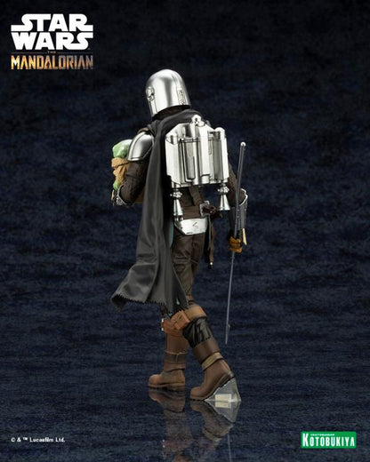 Pedido Estatua The Mandalorian & Grogu con Lanza Beskar - The Mandalorian - ArtFX+ marca Kotobukiya escala 1/10