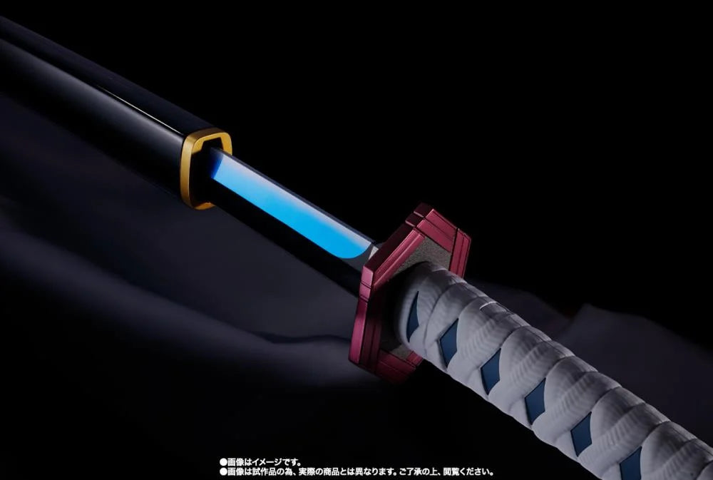 Preventa Prop Replica Espada Nichirin de Giyu Tomioka - Demon Slayer: Kimetsu no Yaiba marca Bandai Spirits escala real 1/1