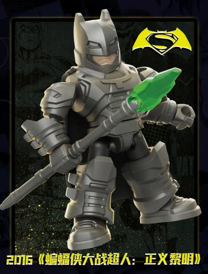 EN STOCK Figura DC Defender Version 01 - Legendary Batman Assemble 12 in 1 - Model Kit marca Blokees