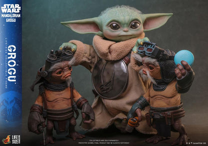 Preventa Figura GROGU (Tamaño real) - Star Wars: The Mandalorian & Grogu marca Hot Toys LMS016 escala real 1/1