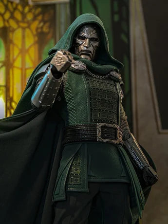 Preventa Figura DOCTOR DOOM - Avengers: Doomsday marca Hot Toys MMS906 escala 1/6