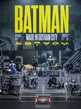 EN STOCK Figura DC Defender Version 01 - Legendary Batman Assemble 12 in 1 - Model Kit marca Blokees