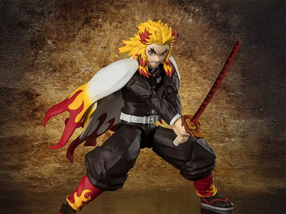 Pedido Figura Kyojuro Rengoku - Demon Slayer: Kimetsu no Yaiba - S.H.Figuarts marca Bandai Spirits escala pequeña 1/12