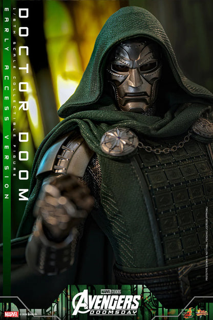 Preventa Figura DOCTOR DOOM - Avengers: Doomsday marca Hot Toys MMS906 escala 1/6