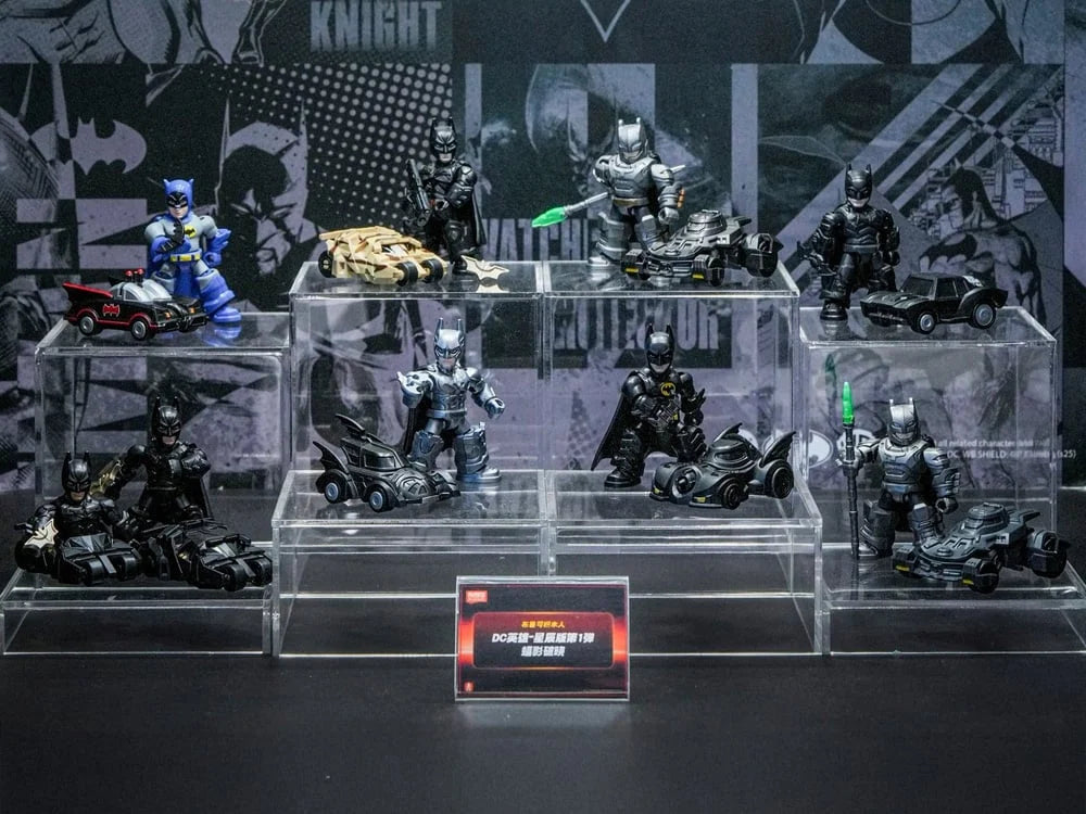 EN STOCK Figura DC Defender Version 01 - Legendary Batman Assemble 12 in 1 - Model Kit marca Blokees