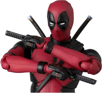 Preventa Figura Deadpool (con Dogpool) - Deadpool & Wolverine - MAFEX No. 284 marca Medicom Toy escala 1/12