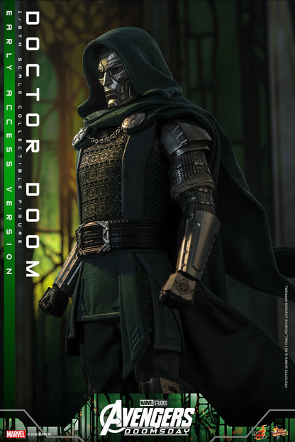 Preventa Figura DOCTOR DOOM - Avengers: Doomsday marca Hot Toys MMS906 escala 1/6