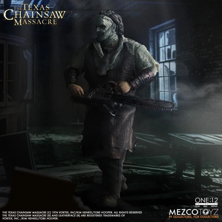 Pedido Figura  Leatherface - The Texas Chainsaw Massacre (2003) - One:12 Collective marca Mezco Toyz 77526 escala 1/12