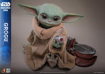 Preventa Figura GROGU (Tamaño real) - Star Wars: The Mandalorian & Grogu marca Hot Toys LMS016 escala real 1/1